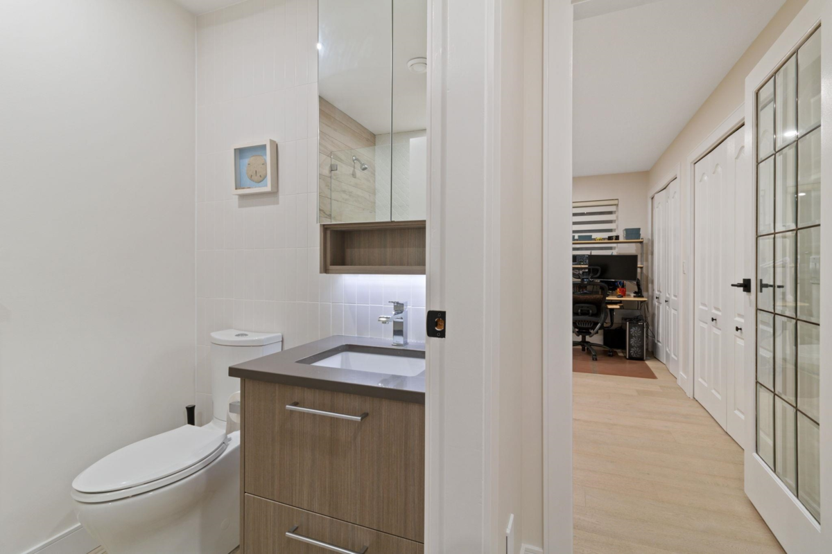 Entry Foyer Photo of 7231 Dampier Court, Richmond, BC