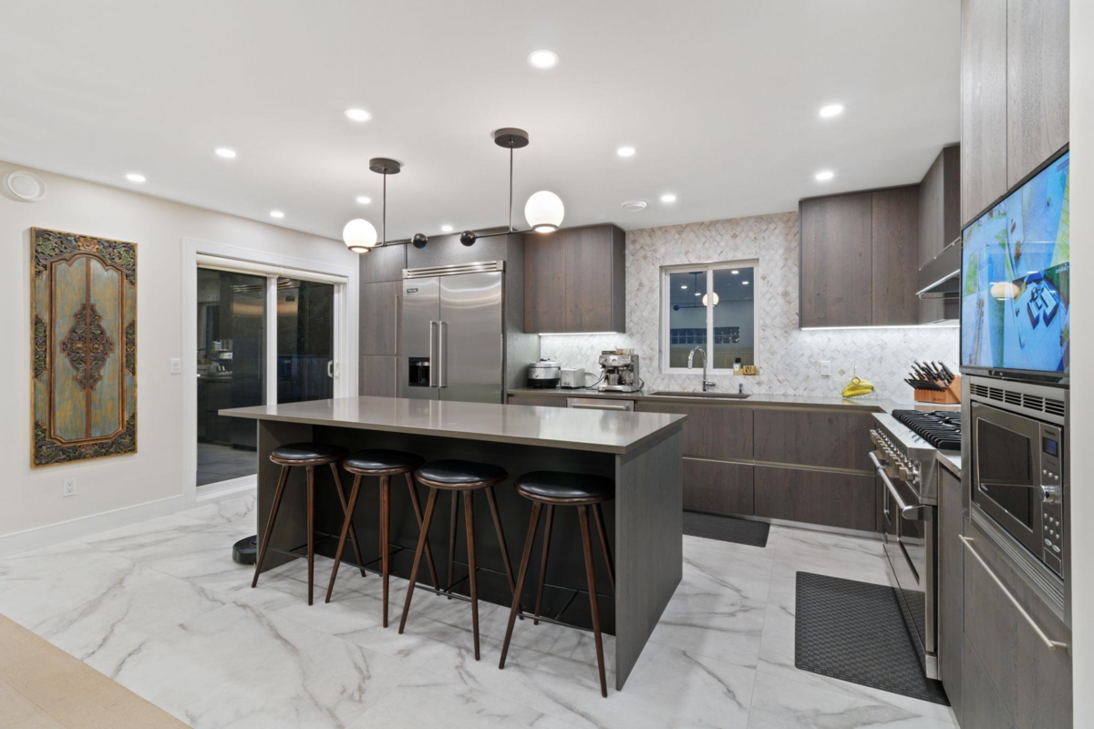 Kitchen Island Photo of 7231 Dampier Court, Richmond, BC