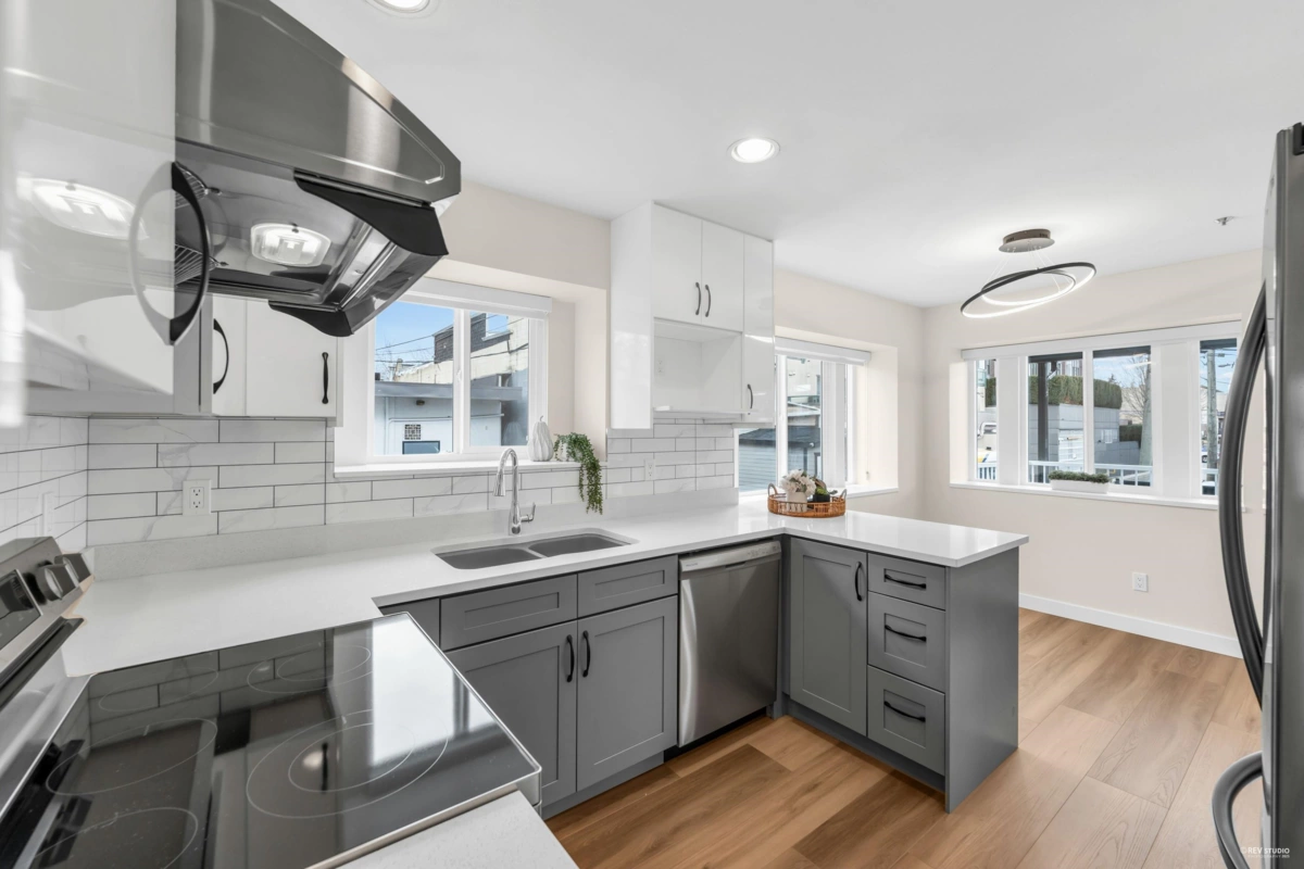 Breakfast Nook Photo of 719 E 27th Avenue, Vancouver, BC