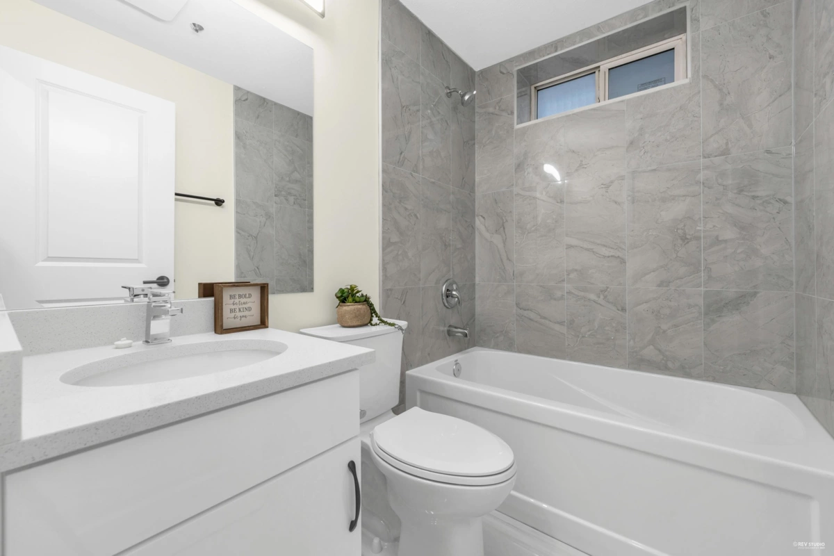 Garden / Landscaping Photo of 719 E 27th Avenue, Vancouver, BC