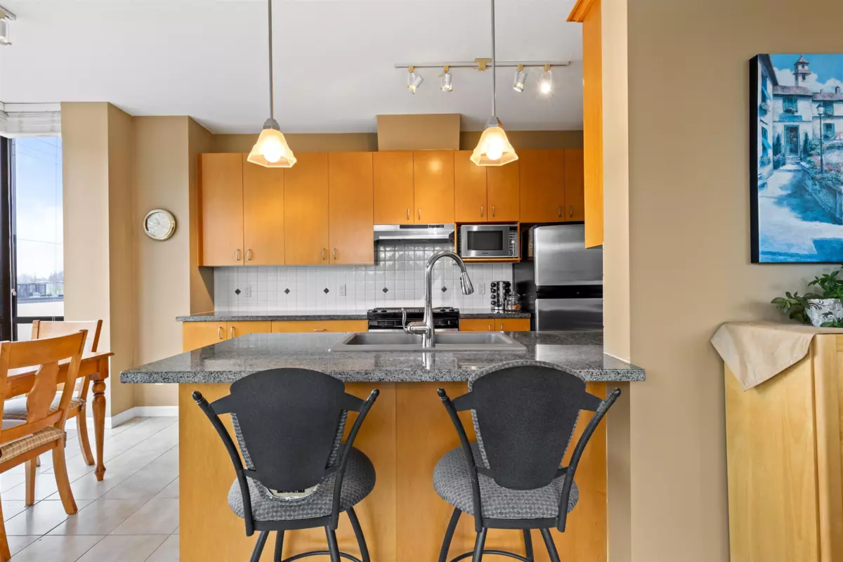 Family Room Photo of 304 1581 Foster Street, White Rock, BC