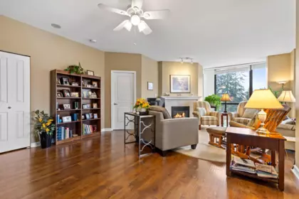 Breakfast Nook Photo of 304 1581 Foster Street, White Rock, BC