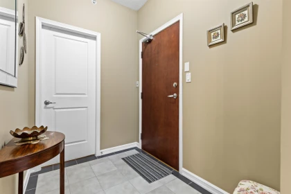 Hallway Photo of 304 1581 Foster Street, White Rock, BC