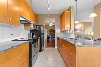 Kitchen Island Photo of 304 1581 Foster Street, White Rock, BC