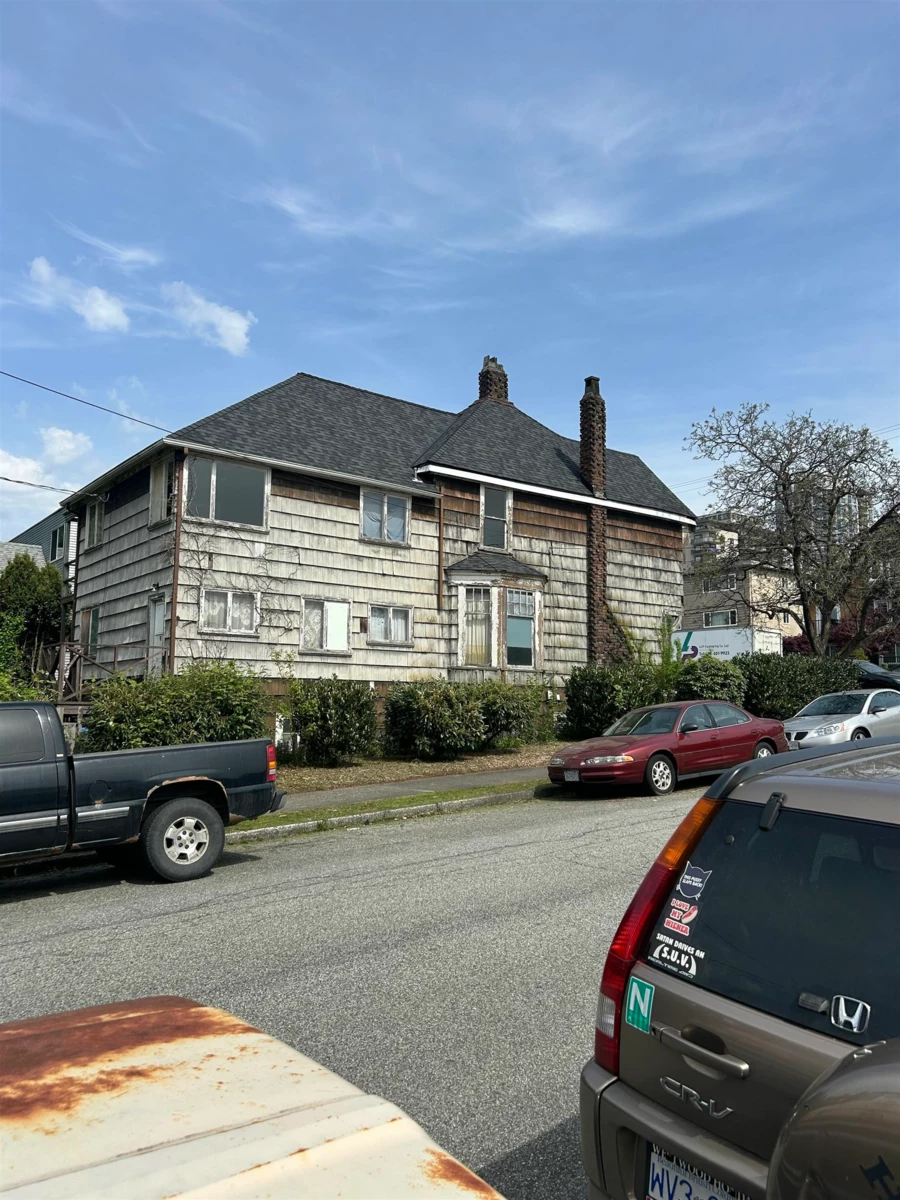 Family Room Photo of 422 Eighth Street, New Westminster, BC