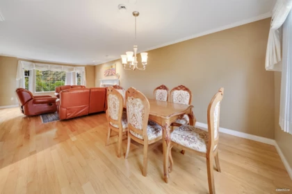 Entry Foyer Photo of 8569 141a Street, Surrey, BC