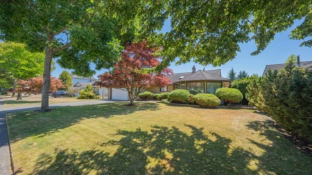 14076 19a Avenue, Surrey, BC, Surrey — Single Family Residence for sale
