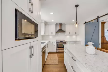 Kitchen Photo of 117 Aspenwood Drive, Port Moody, BC