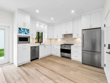 Breakfast Nook Photo of 2 4257 Knight Street, Vancouver, BC