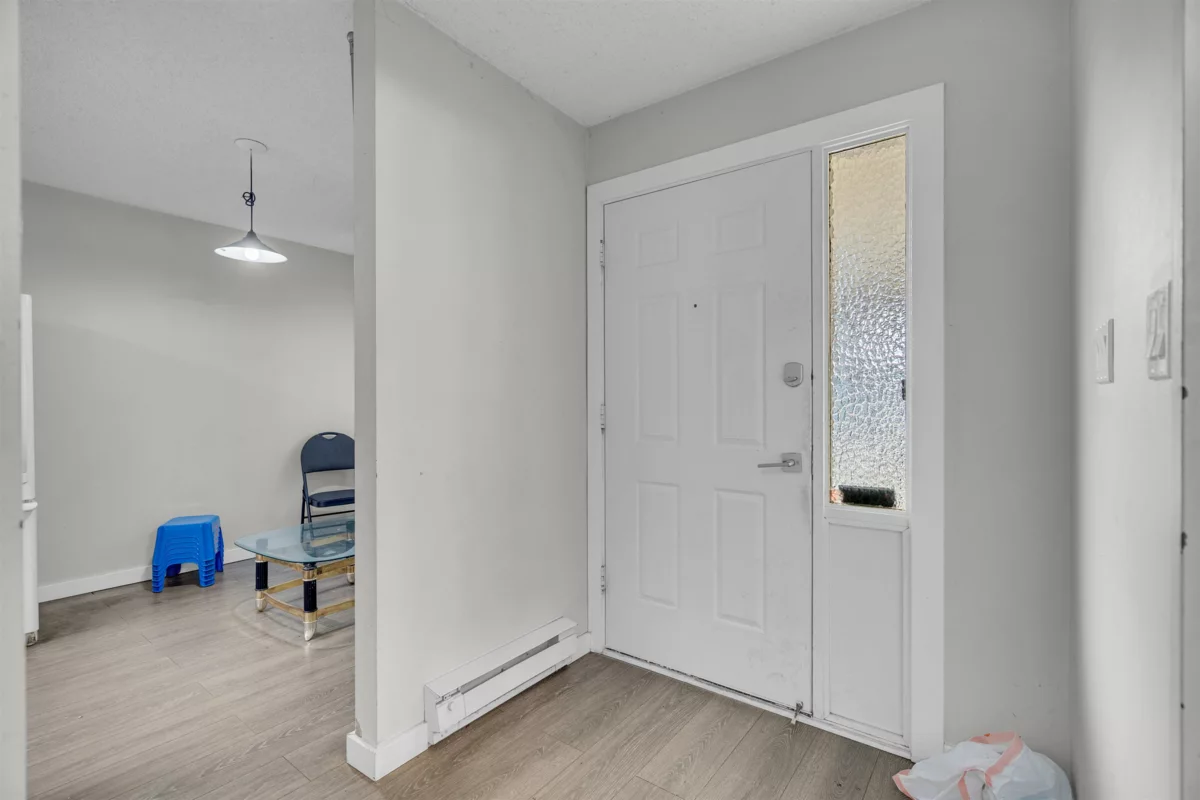 Dining Area Photo of 13335 70b Avenue, Surrey, BC