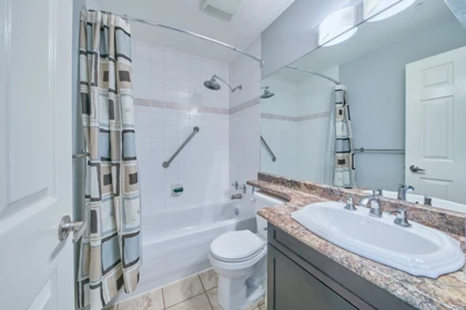 Hallway Photo of 405 11519 Burnett Street, Maple Ridge, BC