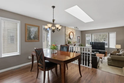 20492 Walnut Crescent, Maple Ridge, BC, Maple Ridge — Single Family Residence for sale