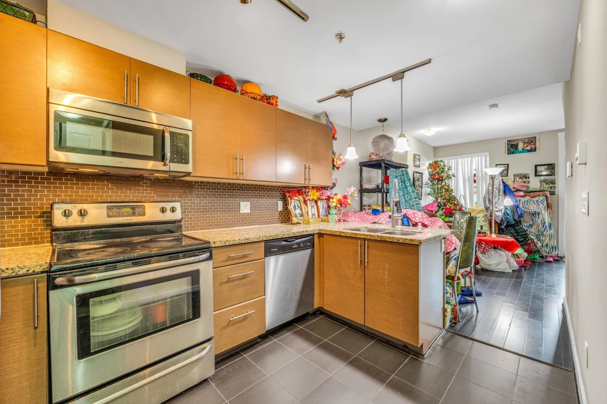 Family Room Photo of 55 2239 Kingsway, Vancouver, BC