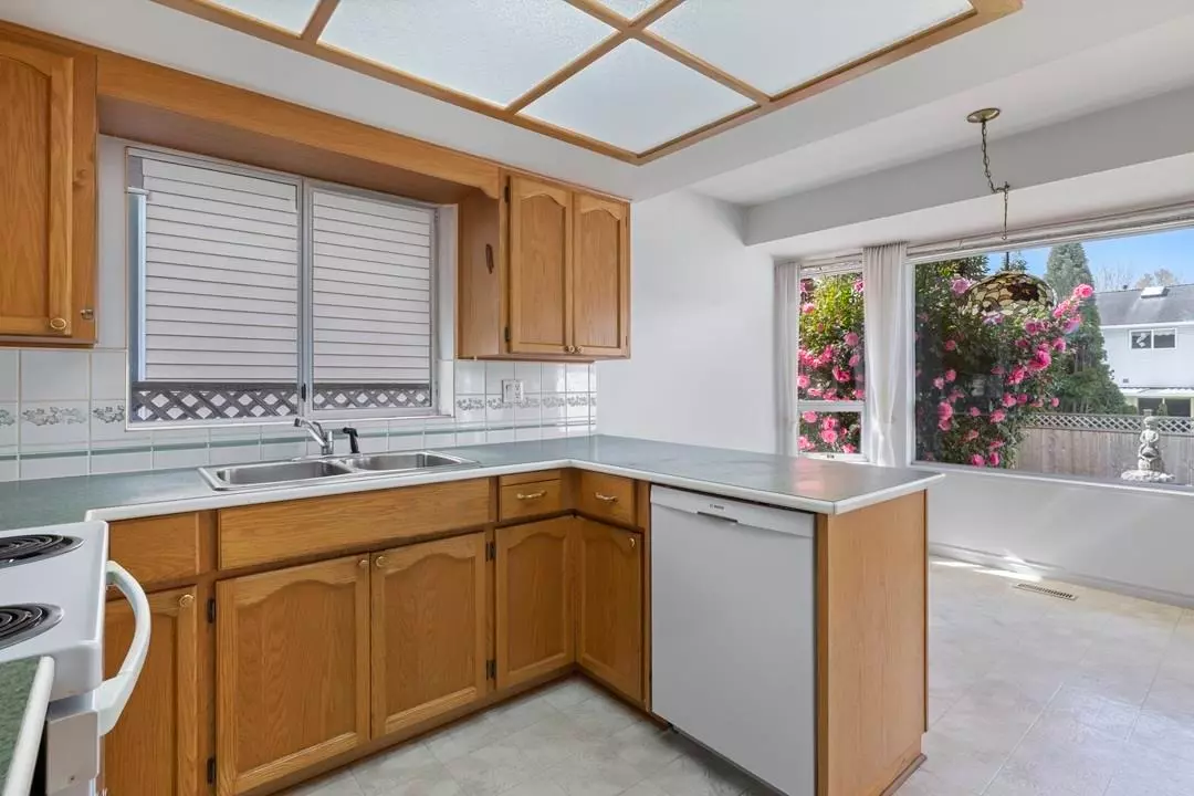 Family Room Photo of 1143 163b Street, Surrey, BC