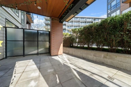 107 733 W 3rd Street, North Vancouver, BC, North Vancouver — Apartment/Condo for sale