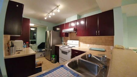 Kitchen Island Photo of 2101 6659 Southoaks Crescent, Burnaby, BC