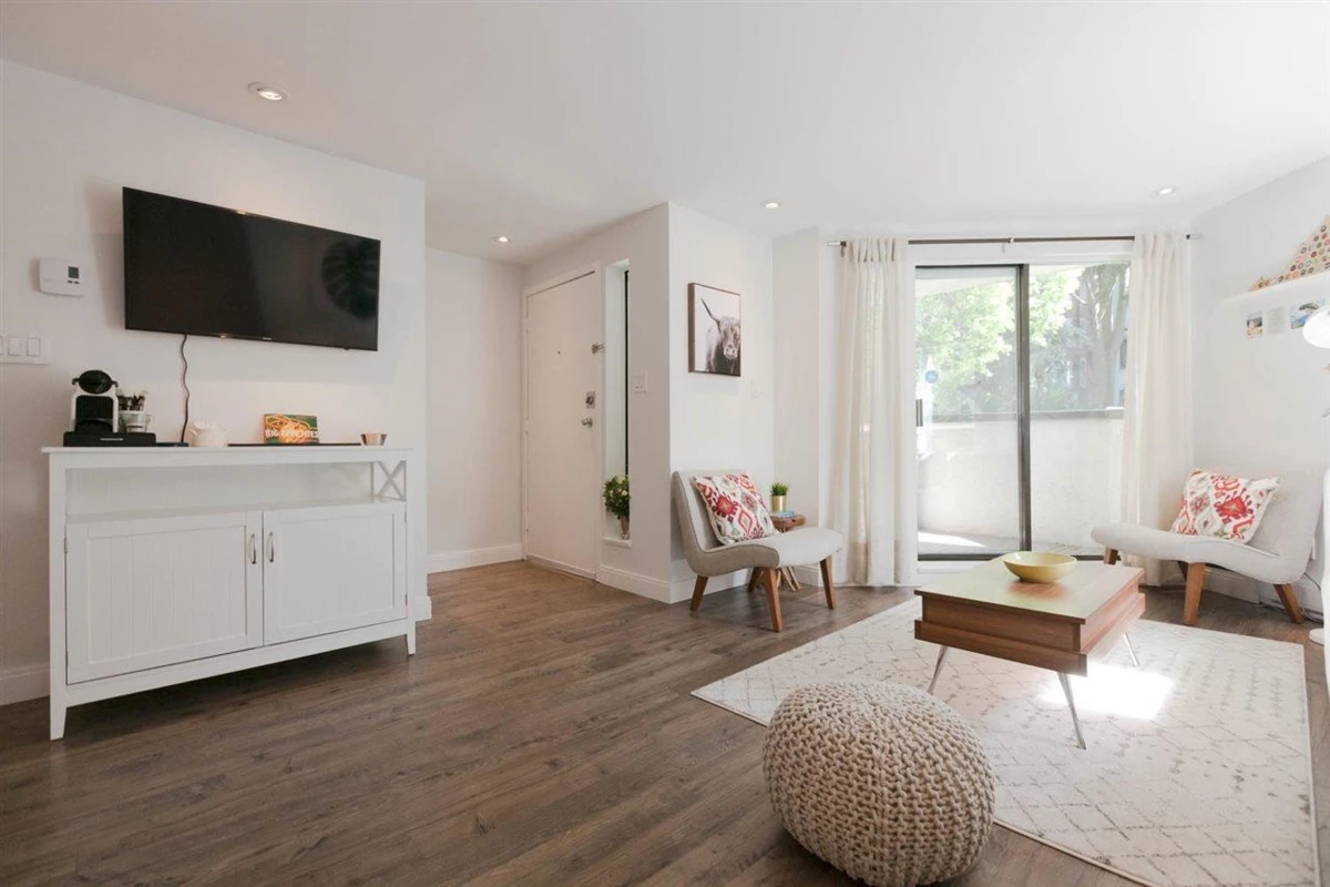Dining Area Photo of 104 936 Bute Street, Vancouver, BC