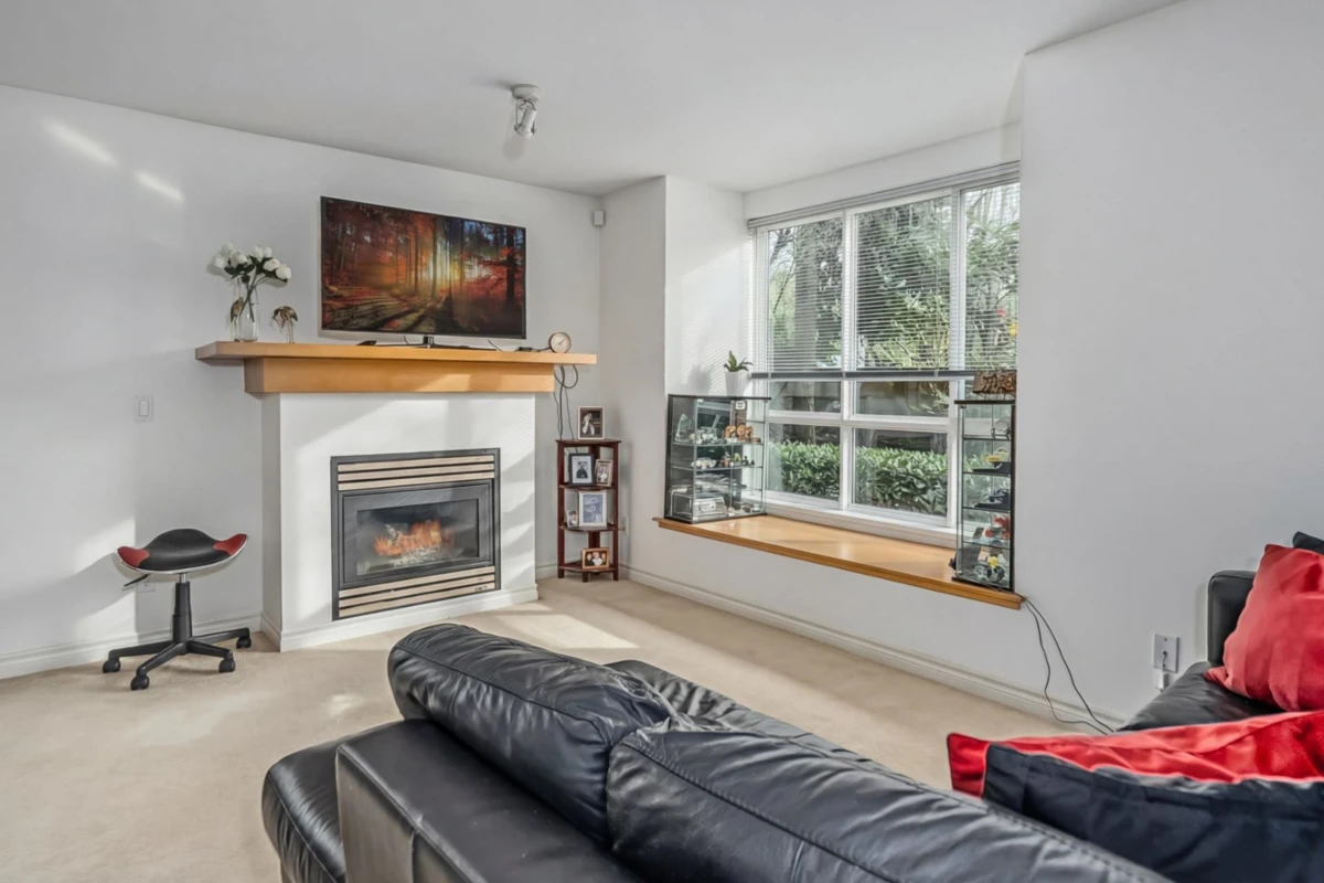 Family Room Photo of 7307 Magnolia Terrace, Burnaby, BC