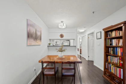 Kitchen Island Photo of 203 555 E 8th Avenue, Vancouver, BC