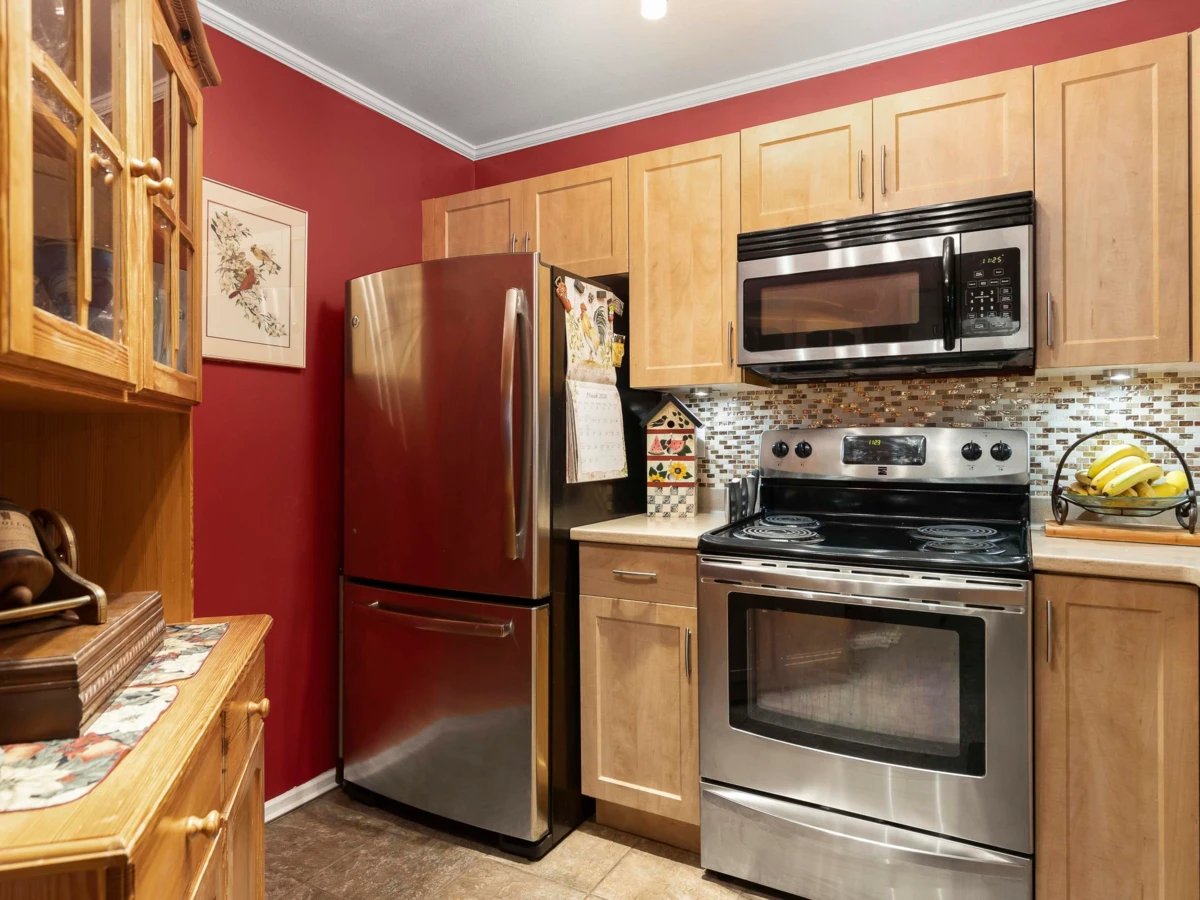 Dining Area Photo of E102 628 W 12th Avenue, Vancouver, BC
