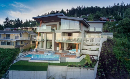Front Yard Photo of 1060 Crestline Road, West Vancouver, BC