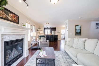 Kitchen Photo of 4 6238 192 Street, Surrey, BC