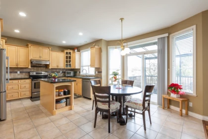 8370 168a Street, Surrey, BC, Surrey — Single Family Residence for sale