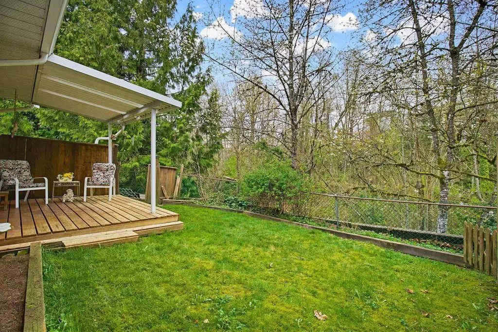 Family Room Photo of 15 22308 124 Avenue, Maple Ridge, BC