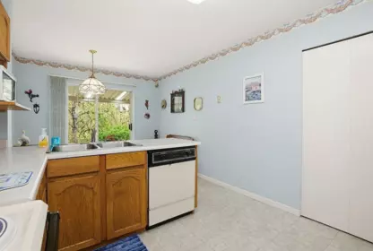 Kitchen Island Photo of 15 22308 124 Avenue, Maple Ridge, BC