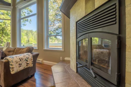 Breakfast Nook Photo of 2333 Sturdies Bay Road, Galiano Island, BC