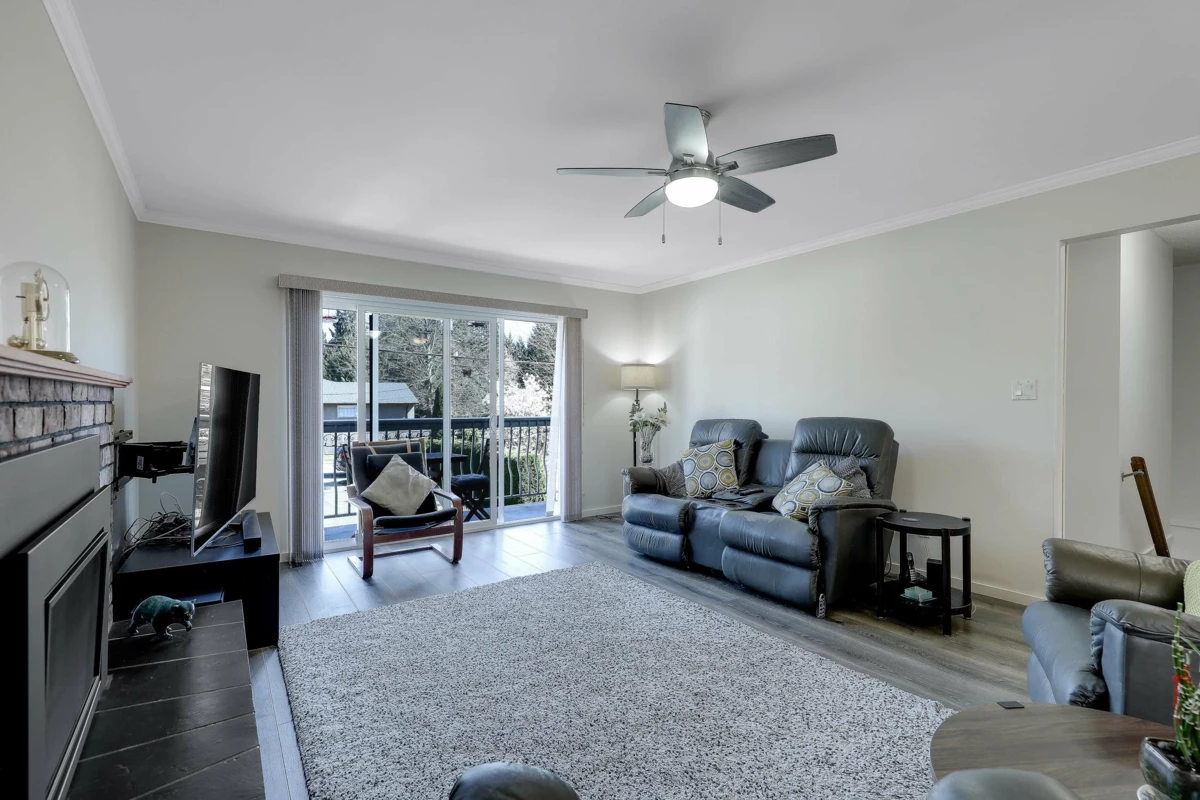 Living Room Photo of 3523 Allan Road, North Vancouver, BC