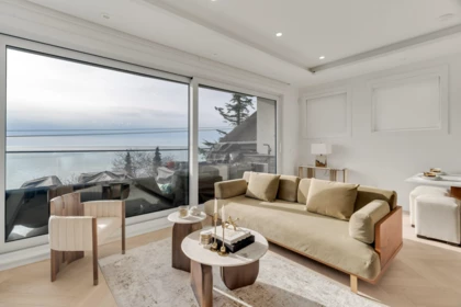 Guest Bathroom Photo of 15377 Marine Drive, White Rock, BC