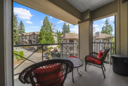Laundry Room Photo of 315 33318 E Bourquin Crescent, Abbotsford, BC