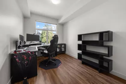 Office / Den Photo of 315 33318 E Bourquin Crescent, Abbotsford, BC