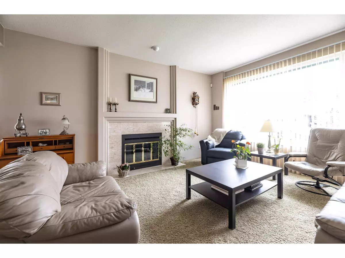Dining Area Photo of 21930 46 Avenue, Langley, BC