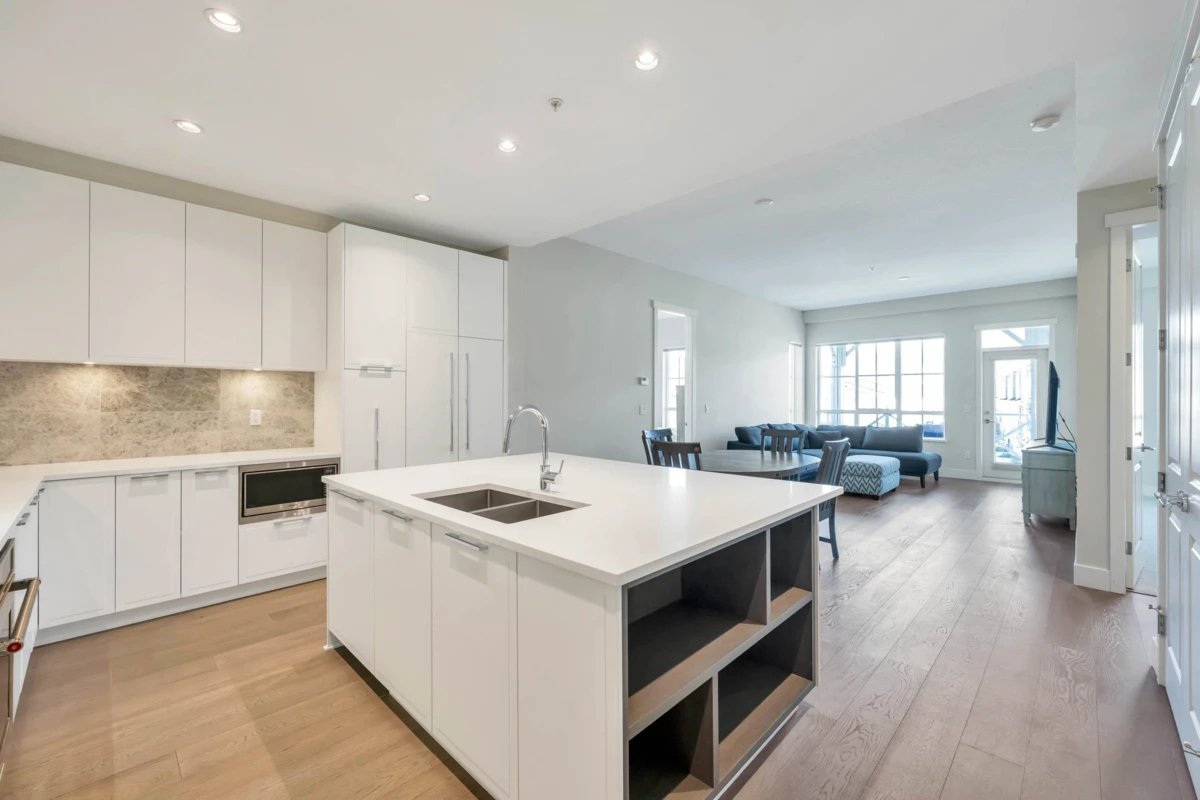 Dining Area Photo of 220 5535 Admiral Way, Ladner, BC