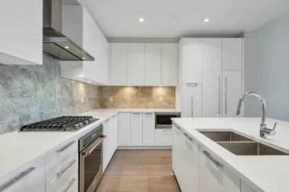 Kitchen Island Photo of 220 5535 Admiral Way, Ladner, BC