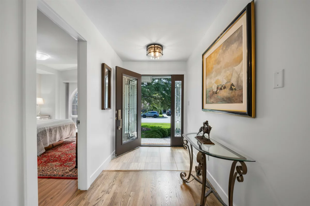 Family Room Photo of 321 Chestnut Avenue, Harrison Hot Springs, BC