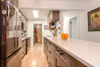 Kitchen Island Photo of 114 34909 Old Yale Road, Abbotsford, BC