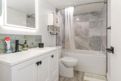 Primary Bedroom Photo of 114 34909 Old Yale Road, Abbotsford, BC
