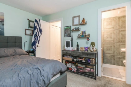 Walk-In Closet Photo of 114 34909 Old Yale Road, Abbotsford, BC