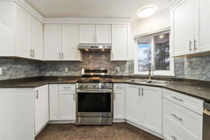 Breakfast Nook Photo of 2706 Mitchell Street, Abbotsford, BC