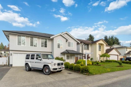 Front Yard Photo of 2706 Mitchell Street, Abbotsford, BC
