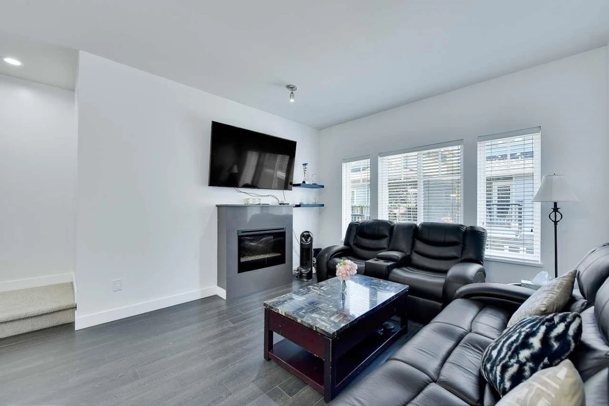 Family Room Photo of 10 13864 Hyland Road, Surrey, BC