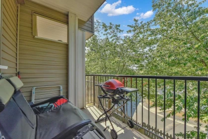 Office / Den Photo of 10 13864 Hyland Road, Surrey, BC