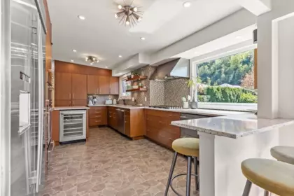 Breakfast Nook Photo of 46950 Crabtree Lane, Chilliwack, BC