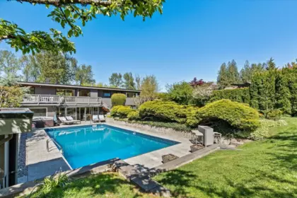 Front Yard Photo of 46950 Crabtree Lane, Chilliwack, BC