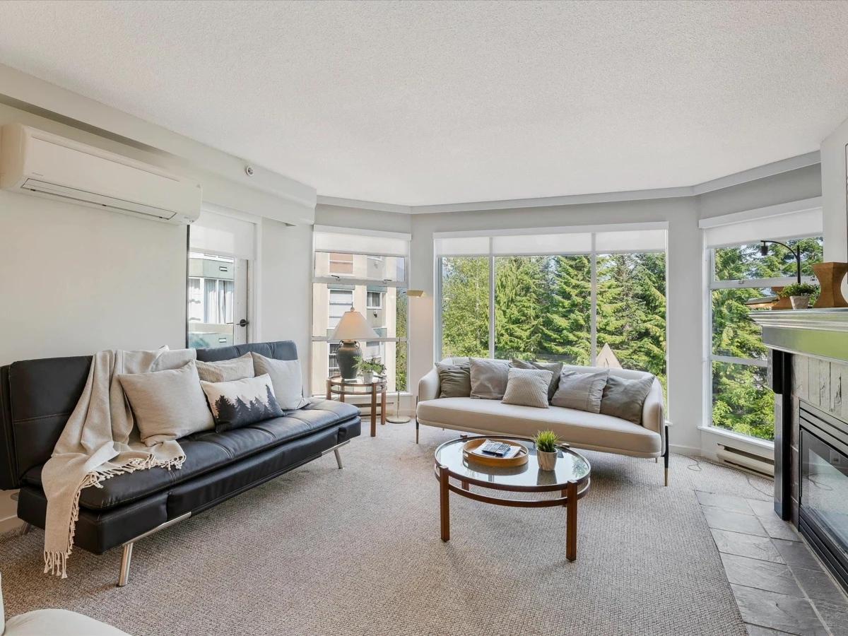 Living Room Photo of 415 4910 Spearhead Place, Whistler, BC