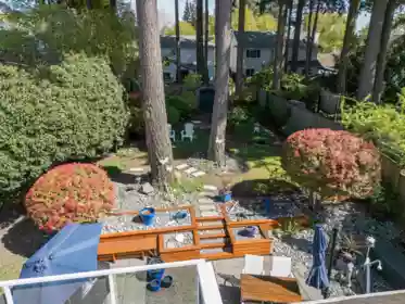 Front Yard Photo of 980 164 Street, White Rock, BC