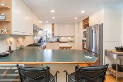 Kitchen Photo of 980 164 Street, White Rock, BC